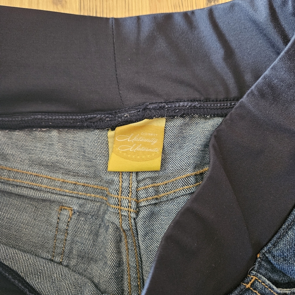 Old Navy Women's Maternity Jean Shorts - Picture 3 of 5